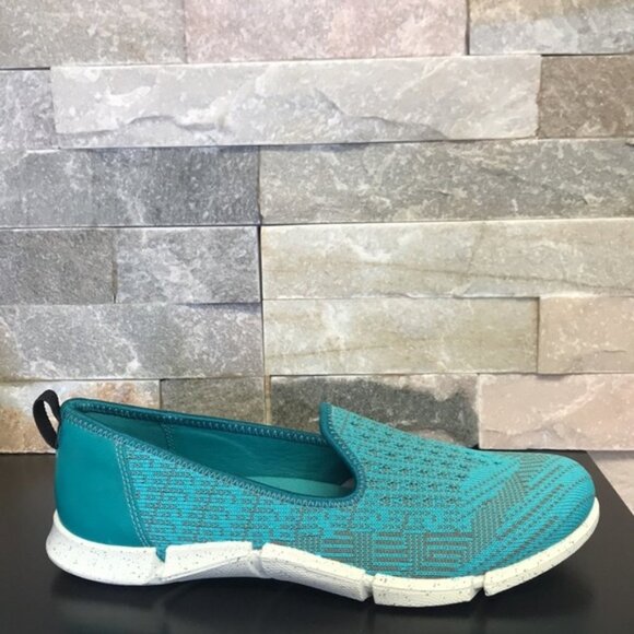 ECCO Women's Intrinsic Karma Slip On - Picture 7 of 8